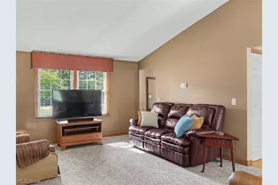 12203 Shoshone Avenue NW, Uniontown, OH 44685 - Photo 2