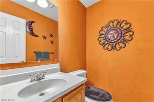 10335 Thompson Rye Cir, Twinsburg, OH 44087 - Photo 8