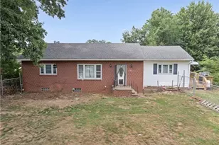 121 E Ralston Ave, Akron, OH 44301 - Photo 2
