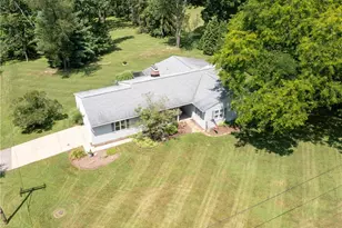 1726 Orchard Dr, Akron, OH 44333 - Photo 6