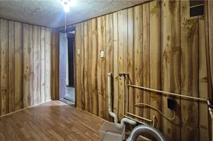 419 Bryant Ave, Cambridge, OH 43725 - Photo 14