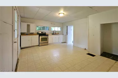 419 Bryant Avenue, Cambridge, OH 43725 - Photo 6