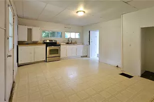 419 Bryant Ave, Cambridge, OH 43725 - Photo 6