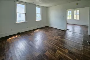 419 Bryant Ave, Cambridge, OH 43725 - Photo 2