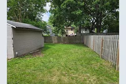 976 Neptune Avenue, Akron, OH 44301 - Photo 2