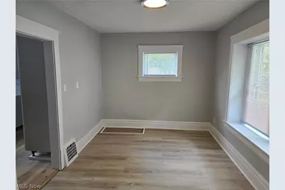 976 Neptune Avenue, Akron, OH 44301 - Photo 8