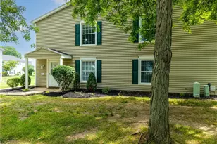 277 Canterbury Ln, Medina, OH 44256 - Photo 2