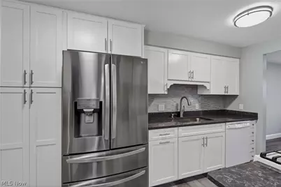 12900 Lake Avenue #626, Oakwood, OH 44107 - Photo 16