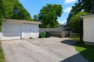 5363 Bartlett Rd, Huber Heights, OH 44146 - Photo 32