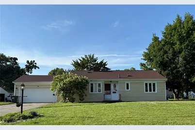 426 W Oregon Avenue, Sebring, OH 44672 - Photo 1