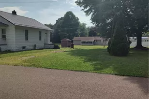 602 Oxford Ave, Newcomerstown, OH 43832 - Photo 6
