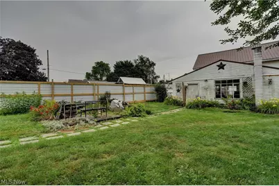 442 Main Street W, Beach City, OH 44608 - Photo 22