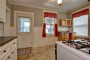 442 Main St W, Beach City, OH 44608 - Photo 10