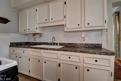 442 Main Street W, Beach City, OH 44608 - Photo 12