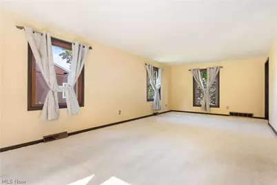 5740 Lake Cable Avenue NW, Canton, OH 44718 - Photo 12
