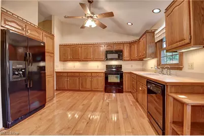 207 Sarah Circle NE, Navarre, OH 44662 - Photo 8
