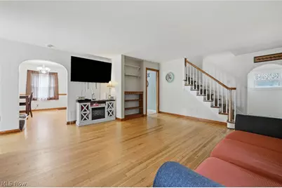 369 E 46th Street, Lorain, OH 44052 - Photo 2