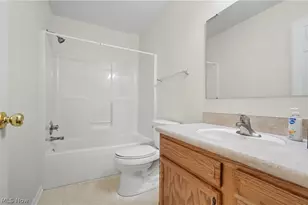 3196 Mariners Island Dr NW, Canton, OH 44708 - Photo 14