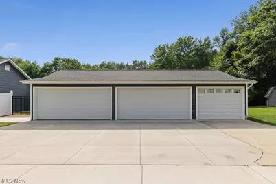 2151 Beach Drive, Akron, OH 44312 - Photo 6