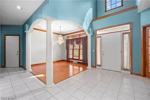 5317 Middlebury Ct, Sheffield Village, OH 44054 - Photo 4
