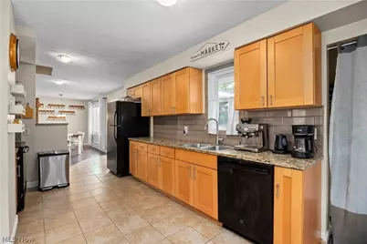 4112 Brockley Avenue, Sheffield Lake, OH 44054 - Photo 8