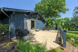 2072 Hartville Rd, Mogadore, OH 44260 - Photo 32