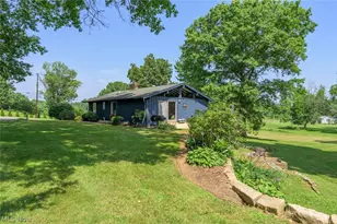 2072 Hartville Rd, Mogadore, OH 44260 - Photo 38