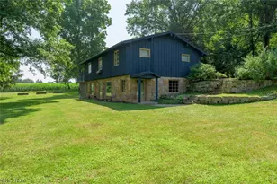 2072 Hartville Rd, Mogadore, OH 44260 - Photo 40