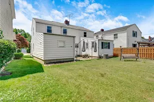 2245 Sunset Dr, Wickliffe, OH 44092 - Photo 24