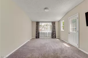 2245 Sunset Dr, Wickliffe, OH 44092 - Photo 6