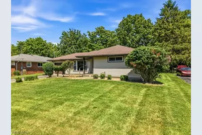 2171 Garden Drive, Wickliffe, OH 44092 - Photo 2