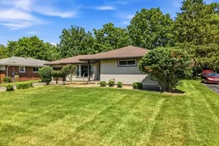 2171 Garden Dr, Wickliffe, OH 44092 - Photo 2