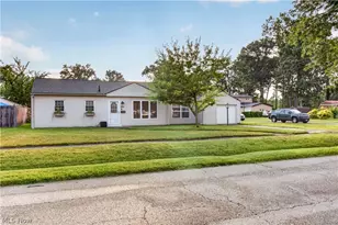 382 Marseilles Ave, Elyria, OH 44035 - Photo 4