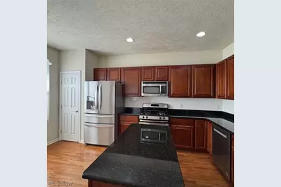 393 Caleb Drive, Akron, OH 44321 - Photo 4
