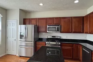 393 Caleb Dr, Akron, OH 44321 - Photo 4