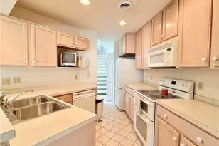 4084 St Andrews Ct, Canfield, OH 44406 - Photo 8