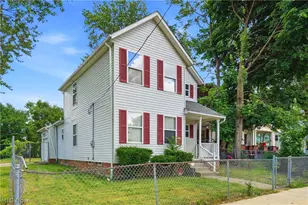 621 E 115th St, Loveland, OH 44108 - Photo 2