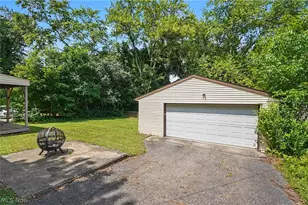 684 Cliffside Dr, Akron, OH 44313 - Photo 30