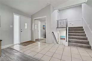 684 Cliffside Dr, Akron, OH 44313 - Photo 1
