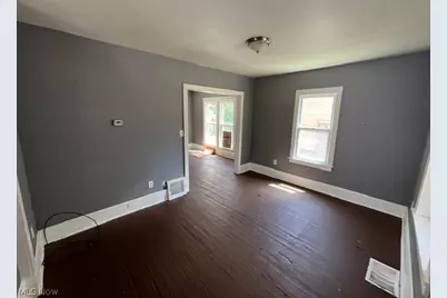 435 Windsor Street, Akron, OH 44306 - Photo 2