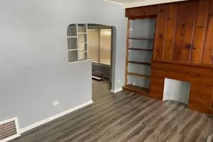 407 E 147th St, Loveland, OH 44110 - Photo 2