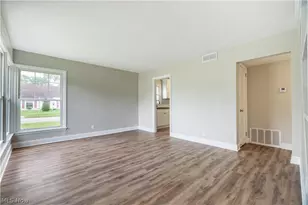 2100 Delmore St, Cuyahoga Falls, OH 44221 - Photo 8