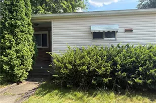 908 Clifford Ave, Akron, OH 44306 - Photo 6