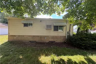 908 Clifford Ave, Akron, OH 44306 - Photo 2