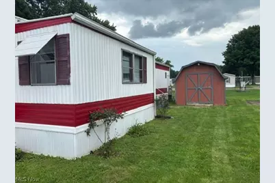 230 Windchaser Lane SE, New Philadelphia, OH 44663 - Photo 4