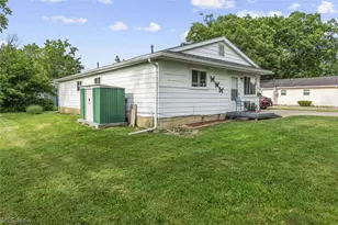 1857-1859 E 39th St, Lorain, OH 44055 - Photo 4