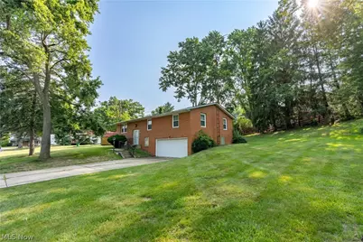 3726 Whitehouse Avenue NW, Canton, OH 44709 - Photo 2