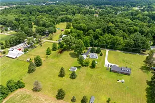 8463 Schubert Ave NE, Alliance, OH 44601 - Photo 6