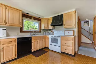 8463 Schubert Ave NE, Alliance, OH 44601 - Photo 18