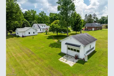 8463 Schubert Avenue NE, Alliance, OH 44601 - Photo 8